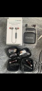 Bluetooth earphones