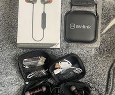 Bluetooth earphones