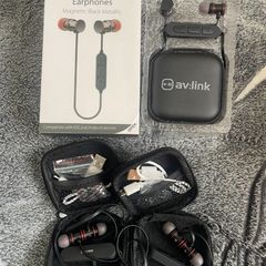 Bluetooth earphones