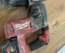 Milwaukee SDS-Plus Hammer Drill+12Ah battery