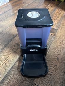 Cat/Dog/Pet Feeder