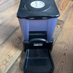 Cat/Dog/Pet Feeder