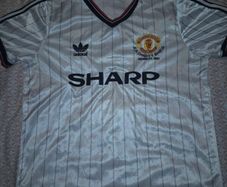 man utd jersey