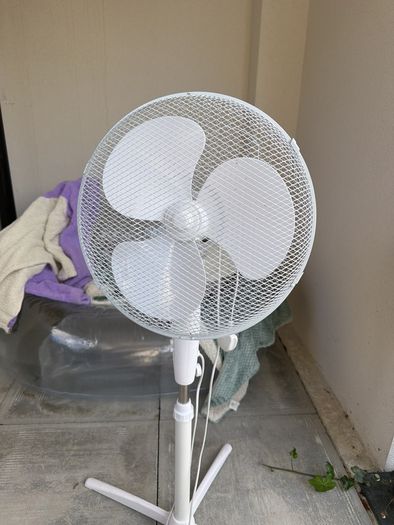 Pedestal Fan / Standing Fan - Excellent Condition