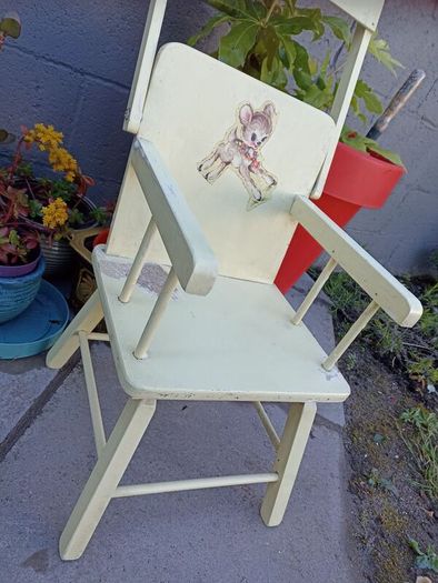 Vintage baby chair