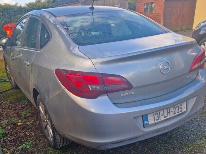 Open Astra 2013 1.7d Test & Taxed