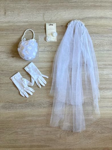 La Petite Lucy communion dress with bolero and accessories (size 134 or 9 years)