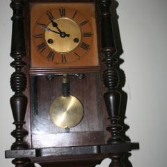 Vintage wall clock (in working order)