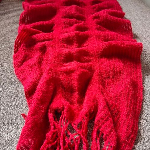 Red Ruched Knitted Scarf 115x40cm RIVER ISLAND