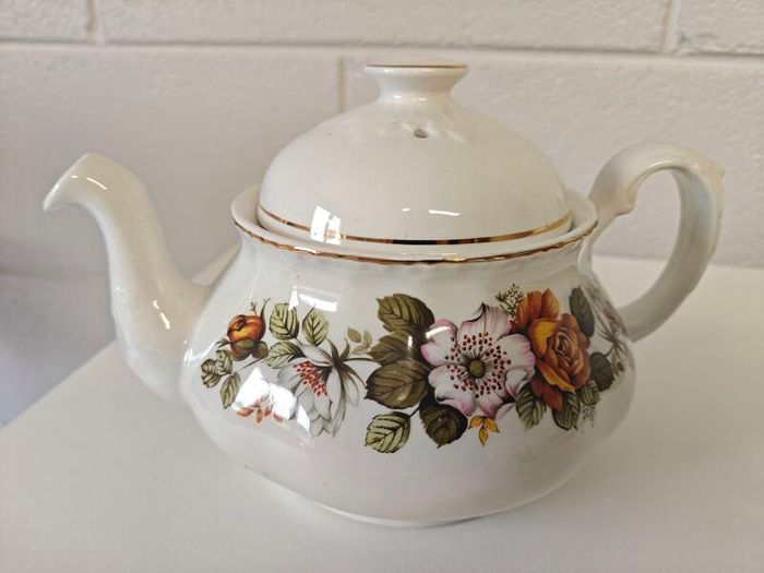 Vintage English Ironstone Tea Set from Royal Brampton