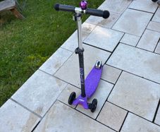 Micro Three-wheeled Scooter