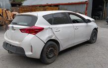 Breaking Toyota auris 2015 diesel