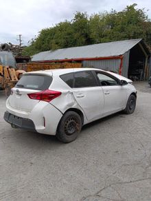 Breaking Toyota auris 2015 diesel