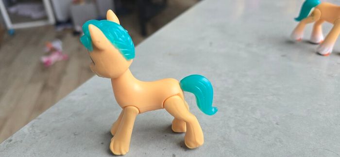 4euro Each - Select in comments - New Generation Moulded 3 inch  Figure Sparkle Glitter Hasbro Crystal Adventure MLP G5 My Little Pony