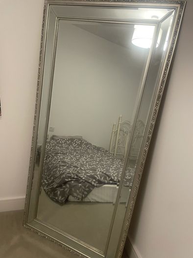Floor  length mirror