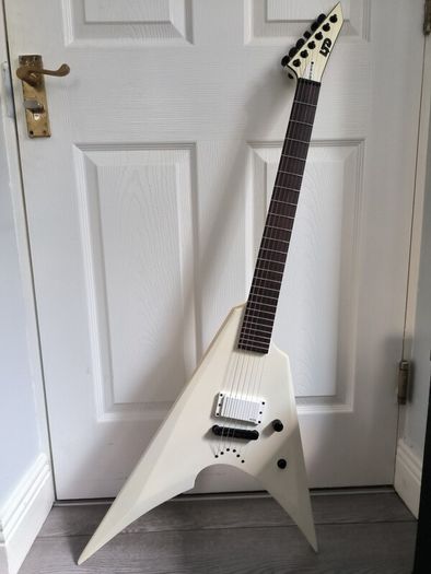 ESP LTD Arrow NT Arctic Metal - Snow White Satin