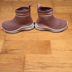 Girl's Boots size EU-21, UK-5
