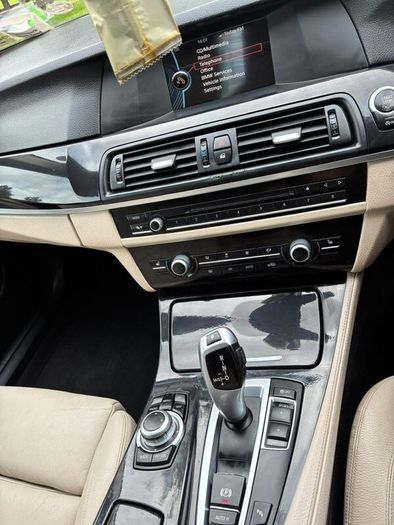 BMW 5-Series 2012
