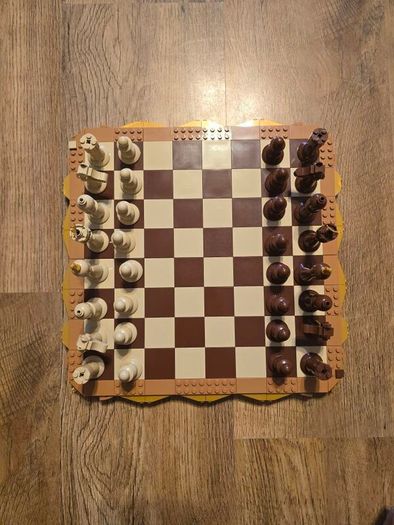 LEGO - Traditional Chess Set