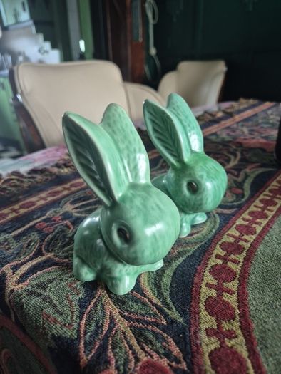 10cm high Pair of Art Deco Mid Century Vintage Original Sylvac Bunnies