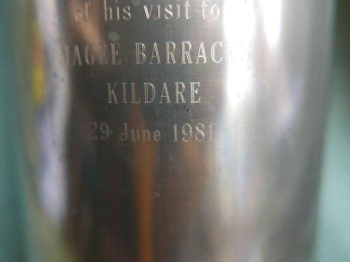 Vintage Large British 105mm Trench Art Engraved Brass Artillery Shell Case 1979