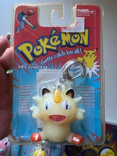 Pokemon 1999 Official Nintendo key rings by Tiger Electronics