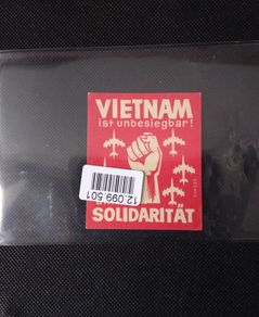 Vintage Matchbox Cover-Label : Vietnam Solidarity