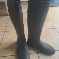 riding shoes
