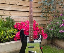 Squier Standard Series Stratocaster - Black & Chrome Special Edition