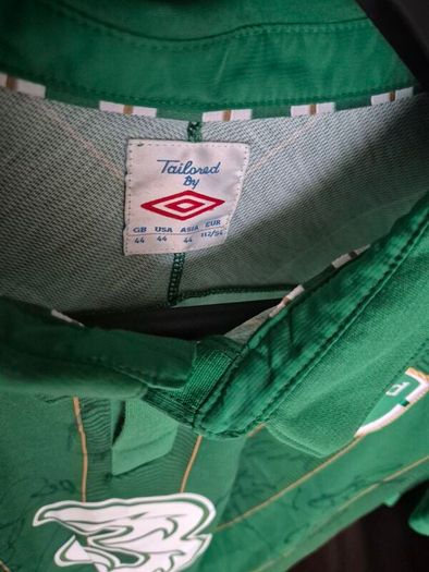 Euro 2012 squad signed ireland jersey,size XL MINT condition