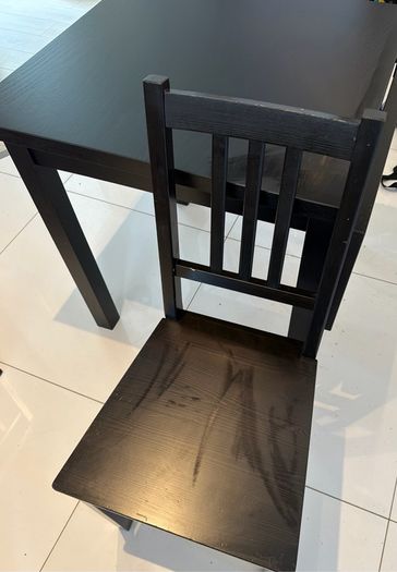 Kitchen table & 3 chairs (extends)