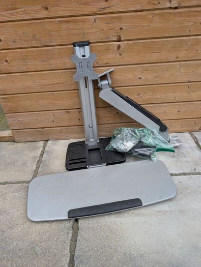 Sit/Standing computer station