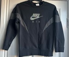 Boys Nike jumper - age 10-11