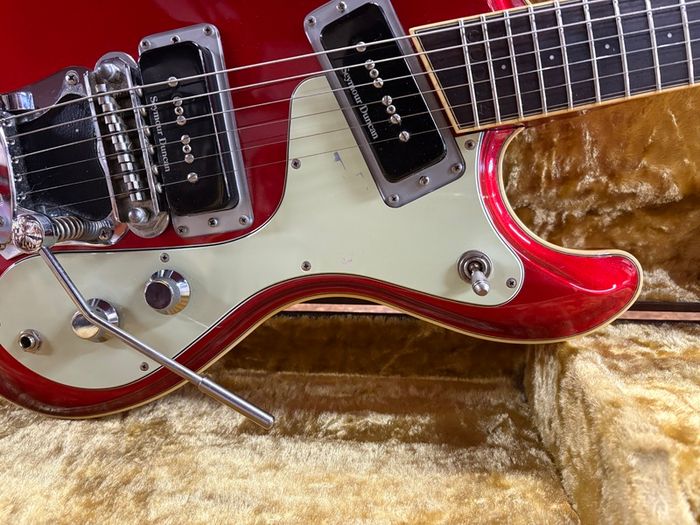 Aria VM-2001 "The Ventures" 40th Anniversary Limited Edition Model Red 2001