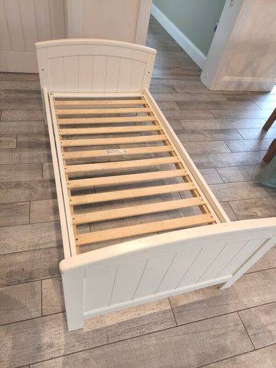 Baby cot bed