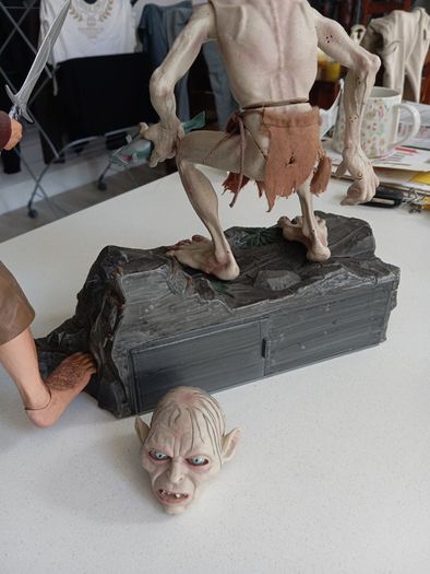 Neca Frodo and Gollum Lotr 1/4 scale figures
