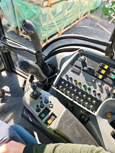 Valtra T150