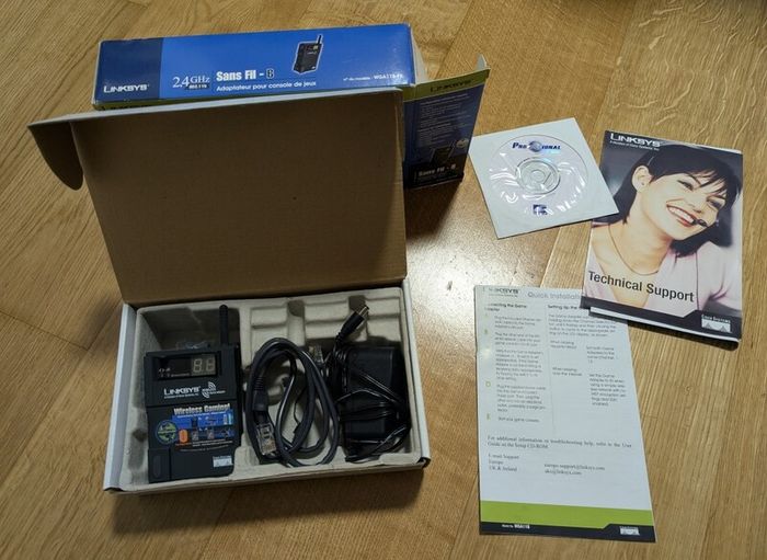 Linksys Wireless-B Game Adapter (WGA11B-FR)  Console WiFi Adapter for PS2 or Xbox