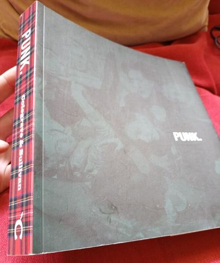 PUNK - Photobook/CD: Colegrave & Sullivan - UK 2004 Paperback Edition - 400 Pages.