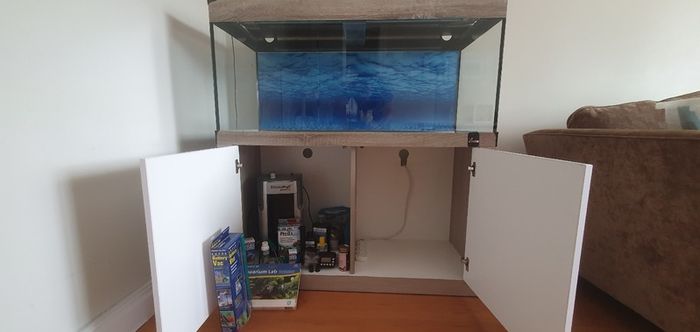 Diversa 300L Fish Tank with Cabinets + Accessories