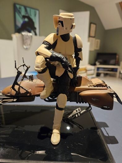 Gentle Giant Stars Wars Scout Trooper and Speeder Bike statue