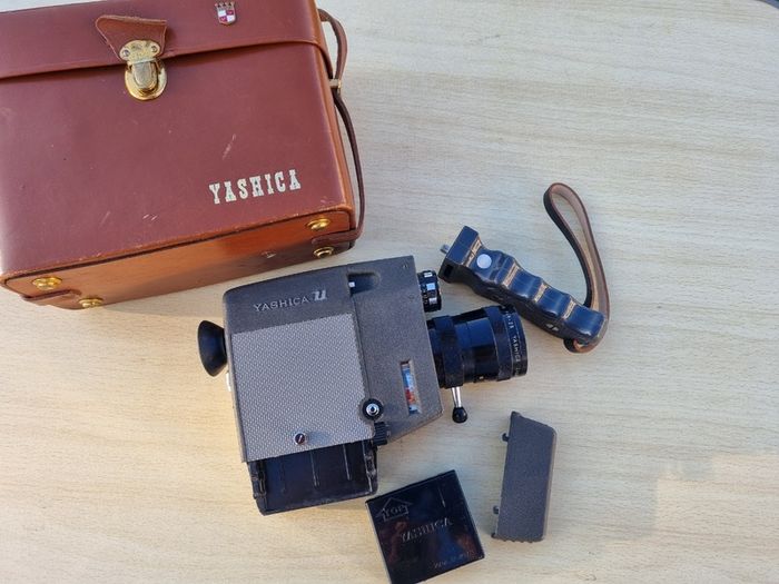 Vintage Yashica U-matic CaS Movie Camera