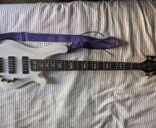 Bass guitar Harley Benton