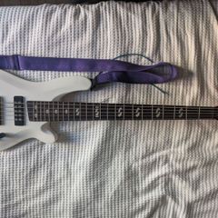 Bass guitar Harley Benton