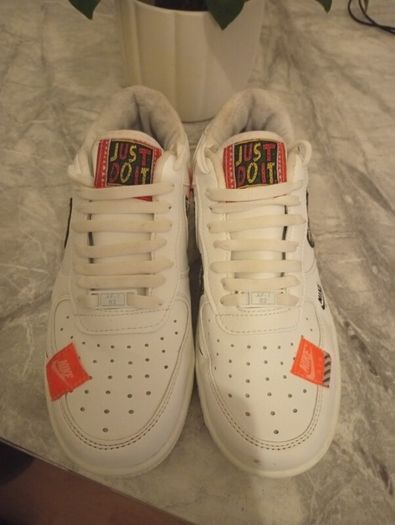 Nike Air Force 1 82s Trainers