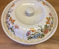 Aynsley Cottage Garden Casserole dish with lid