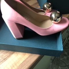 Mulberry pink patent shoes