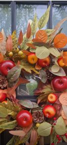 Stunning autumnal wreath