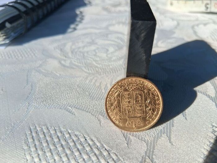 1861 22k Gold Soverign