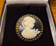 Vintage Black Cameo Brooch